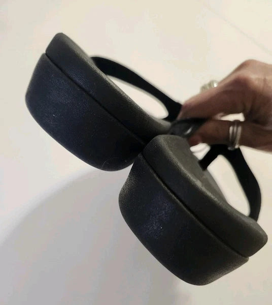 NEW! VIONICA STYLE sz 8 (38) ORTHO SILVER SPARKLE ON BLACK THONG SANDALS  SLIDES