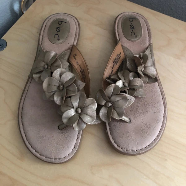 B.O.C Slide Sandals Womens US 9 Gold Metallic Flowers Vegan Leather Flip Flops