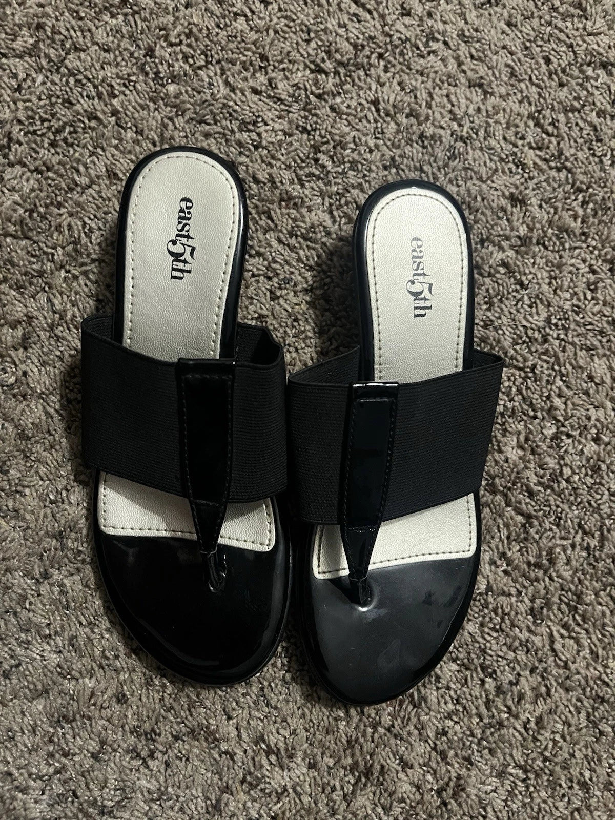 Women's East 5th Sz 5M Black Low Heel Sandals Thongs w/ Elastic Stretch Band Exc
