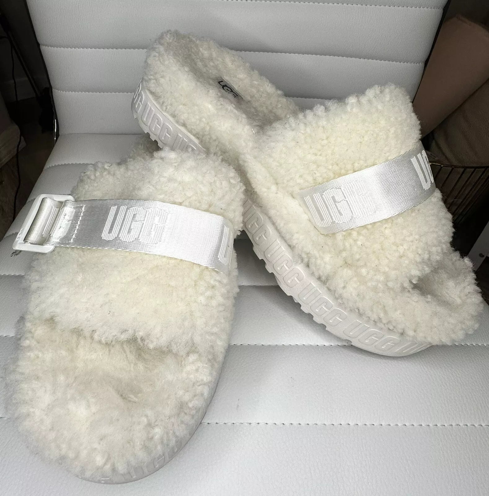 UGG FLUFFITA Cream WOMEN'S SANDALS STYLE # 1113475 US SIZE 9