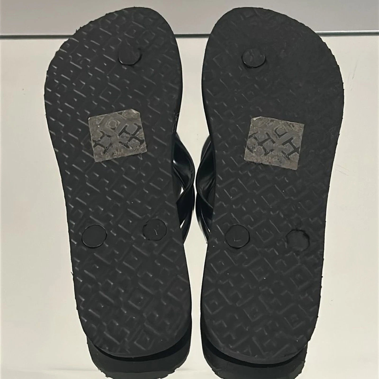 TORY BURCH Perfect Black Flip Flops Thong Logo Women’s Size 5