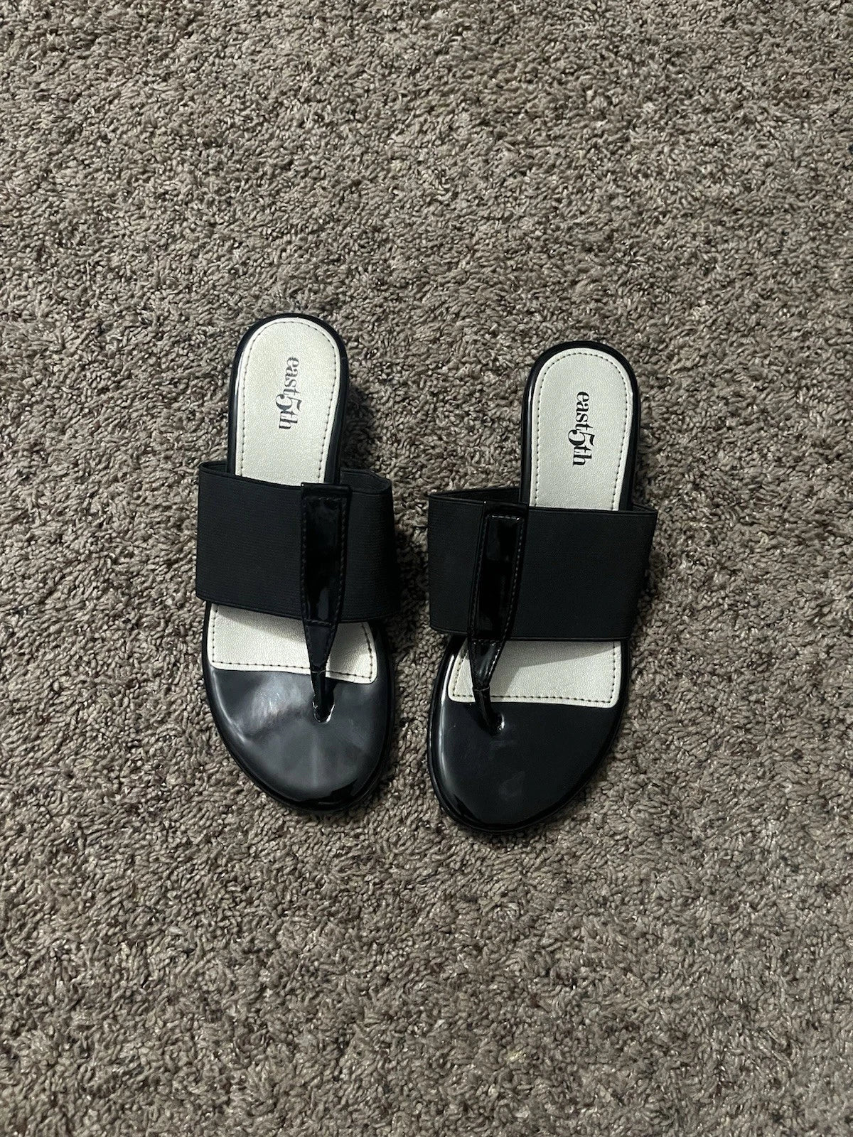 Women's East 5th Sz 5M Black Low Heel Sandals Thongs w/ Elastic Stretch Band Exc