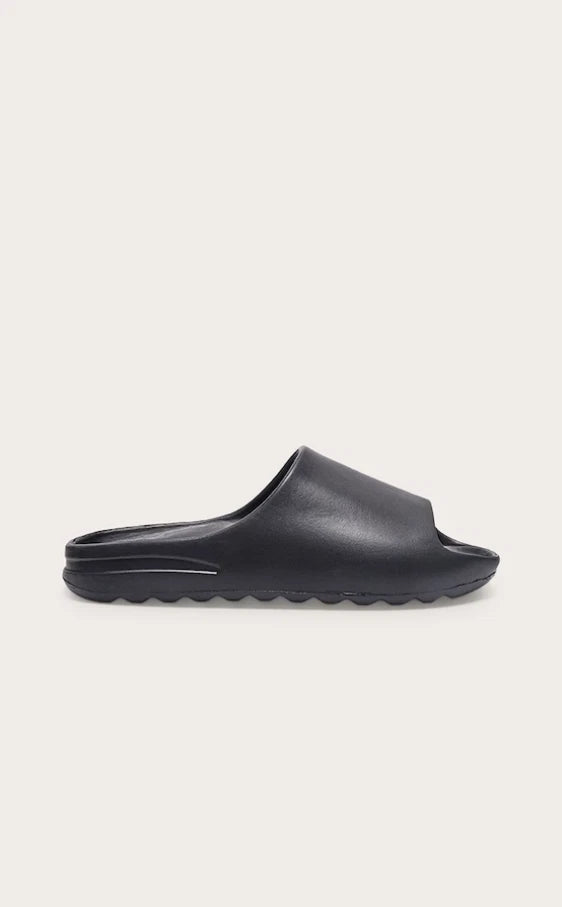 PrettyLittleThing Women's Black Rubber Ribbed Sole Slides, Style# CMP4736, Sz 8