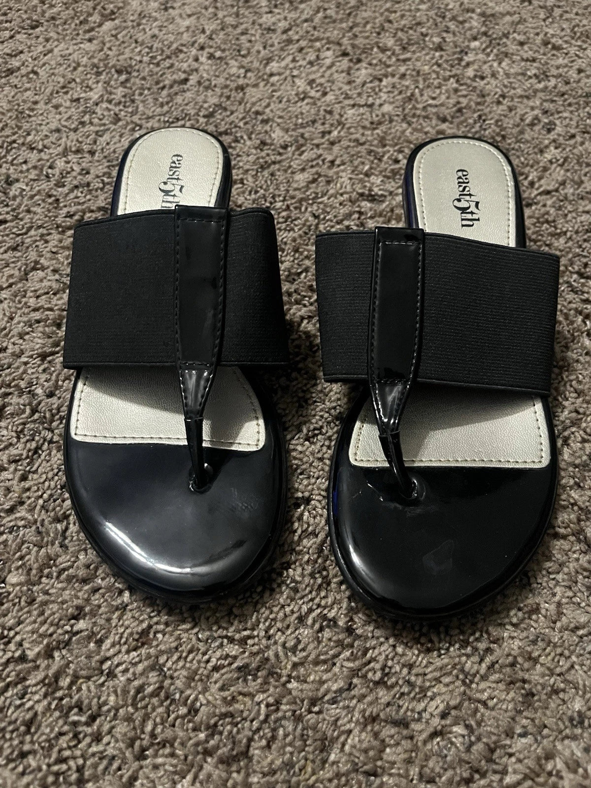 Women's East 5th Sz 5M Black Low Heel Sandals Thongs w/ Elastic Stretch Band Exc