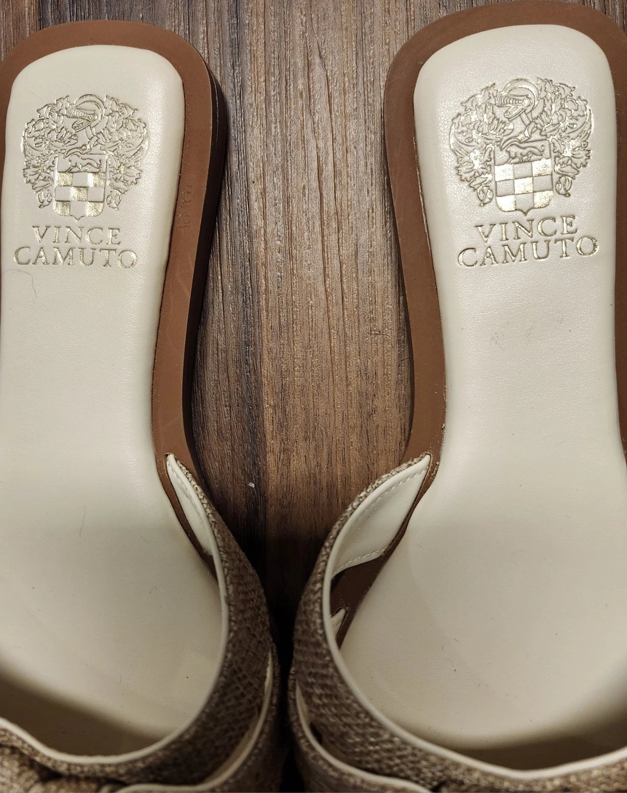 Womens Sz 8M Vince Camuto Flat Slide On Sandals, Tan w Burlap Style Straps, EUC