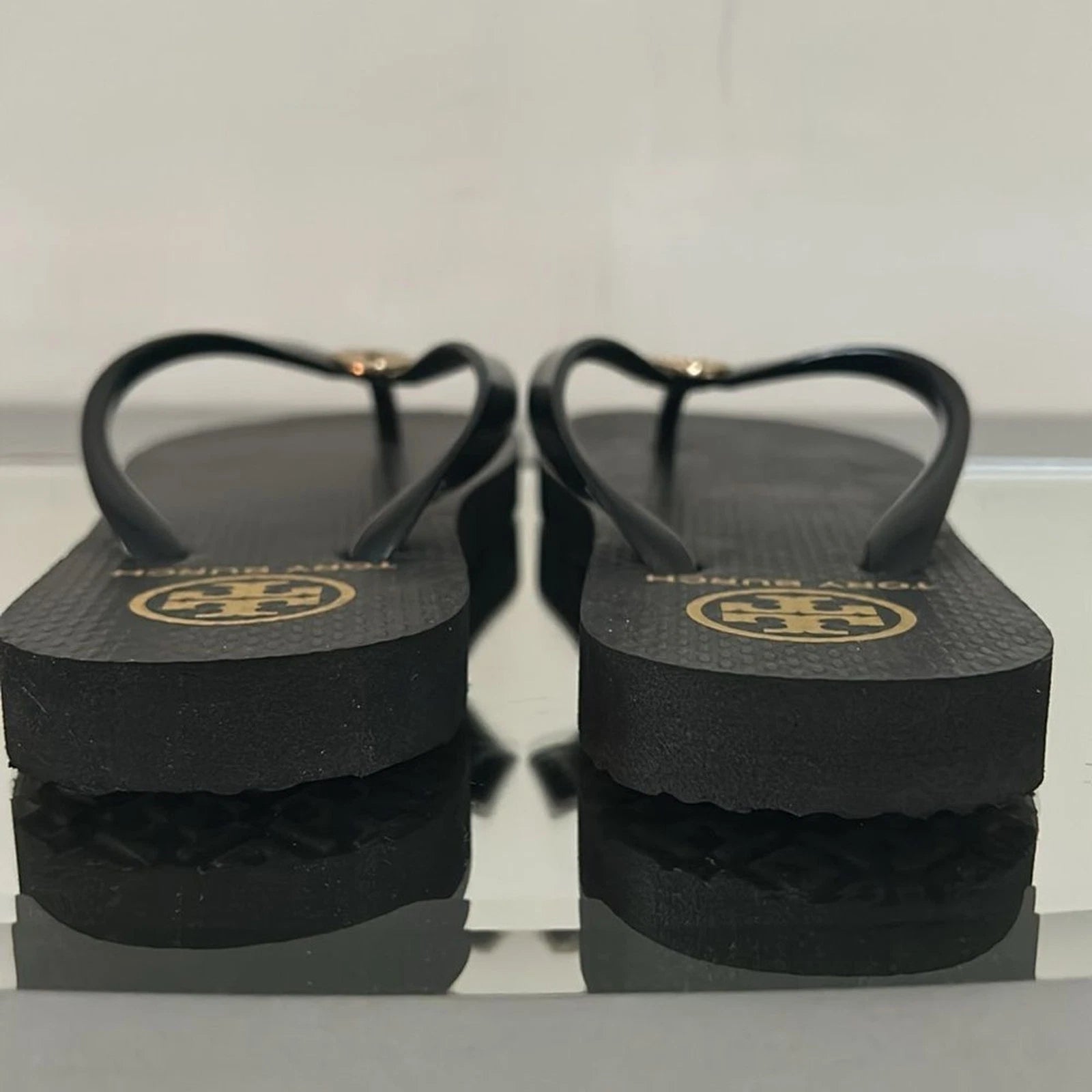 TORY BURCH Perfect Black Flip Flops Thong Logo Women’s Size 5