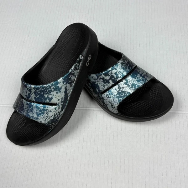 OOFOS Recovery Slides Luxe Sandals Women’s 5 Blue Iridescent Snake Comfortable