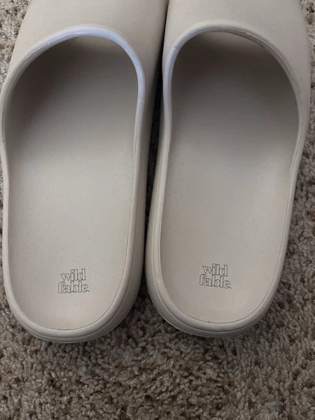Wild Fable Women’s Foam Slide Sandals Size 11 White Yeezy Style – New
