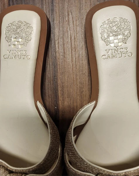 Womens Sz 8M Vince Camuto Flat Slide On Sandals, Tan w Burlap Style Straps, EUC