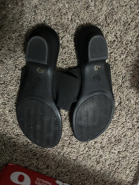 Women's East 5th Sz 5M Black Low Heel Sandals Thongs w/ Elastic Stretch Band Exc