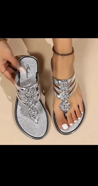 Women's Fashion  Rhinestone Flower Flat Flip Flops Size 8